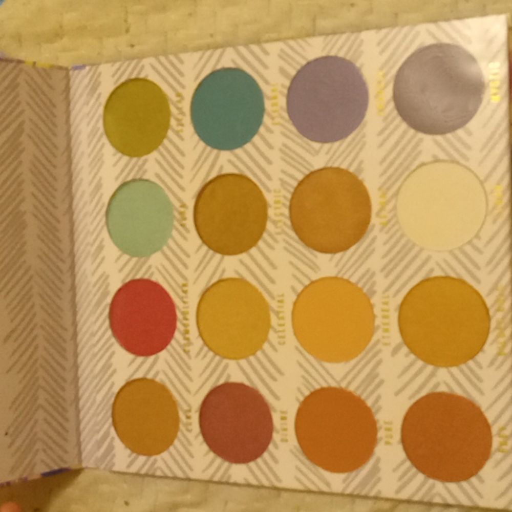Pigment press makeup
